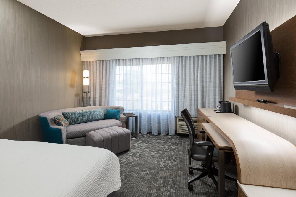 King Room with Sofa Bed interior